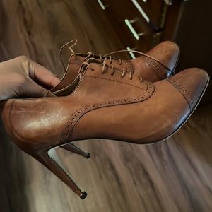 Cole Haan Oxford heels lace up